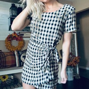 Vintage S.Roberts 1980s Shepherds check plaid floral front tie mini dress